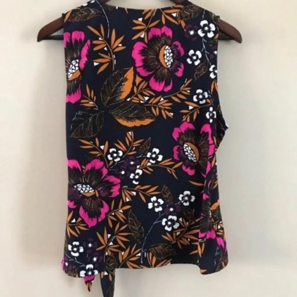 A New Day Floral Print Sleeveless Wrap Blouse - Picture 4 of 10